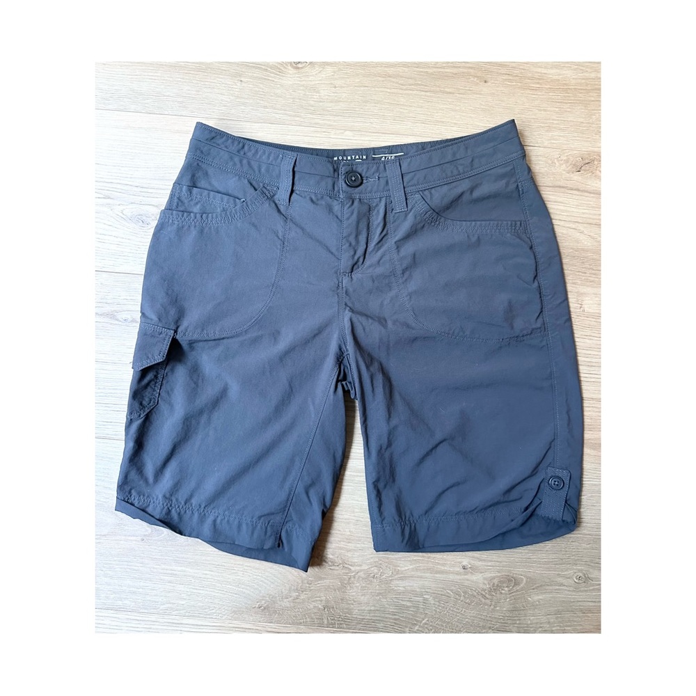 Mountain Hardwear Women's Dark Gray Cargo Shorts